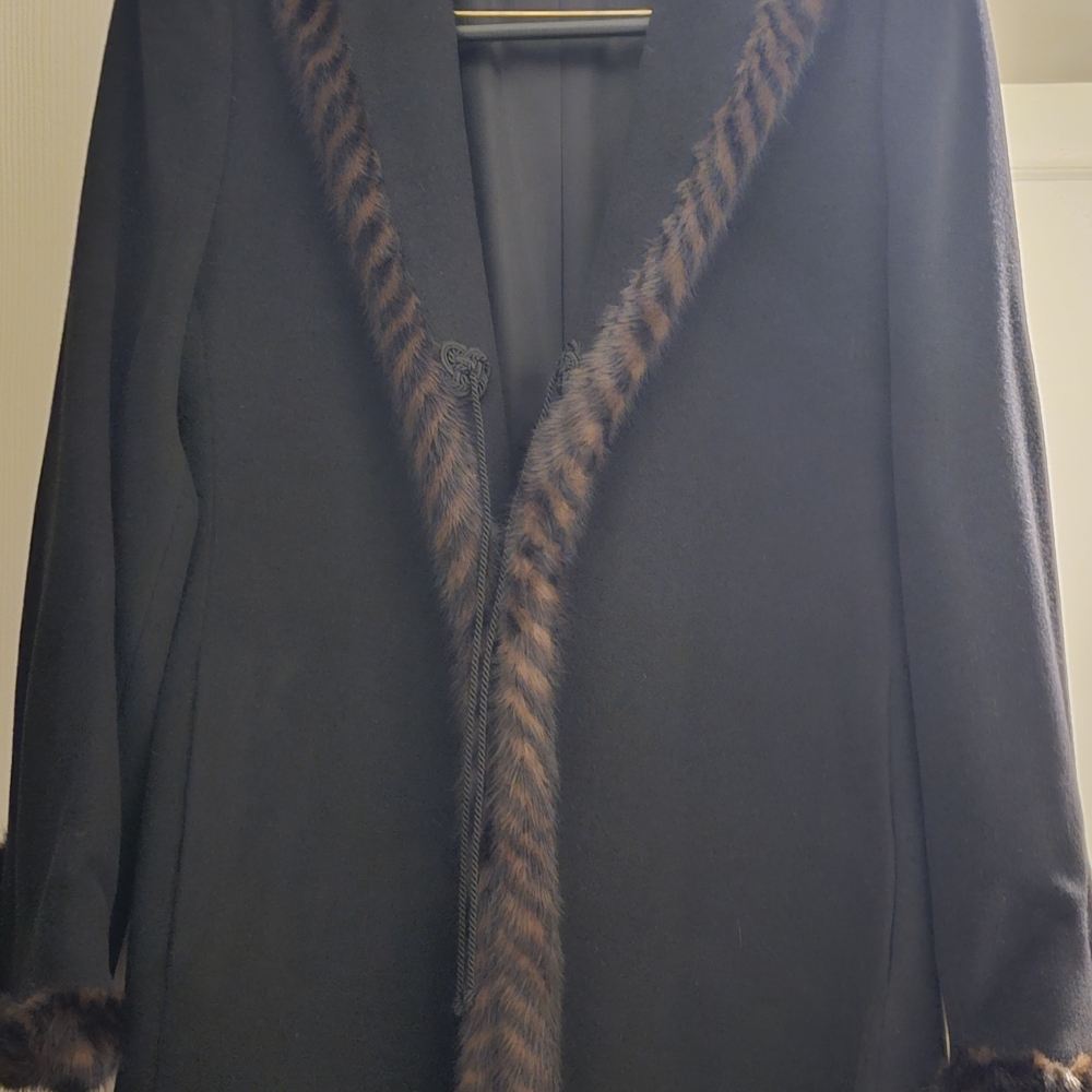 Elegant Black Coat with Mink Fur Trim